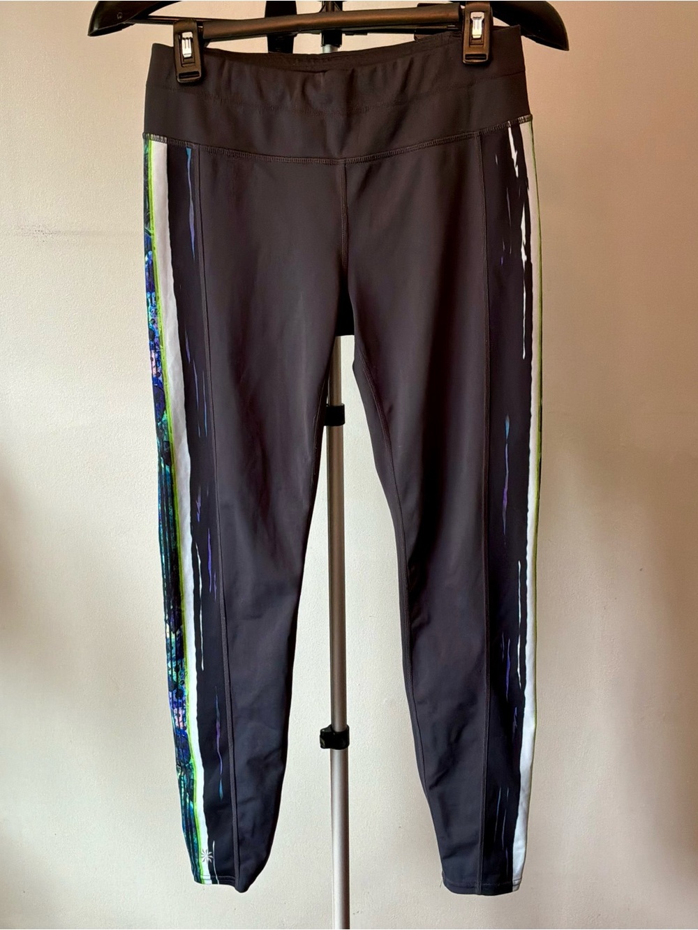 Athleta Swipe Sonar Tight Leggings Flint Gray Reflective Stripe Size M
